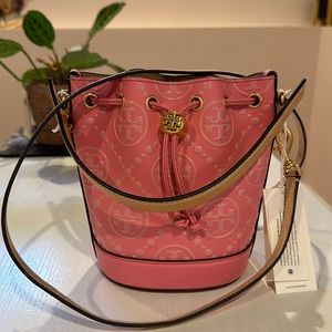 Brand New Tory Burch bucket bag